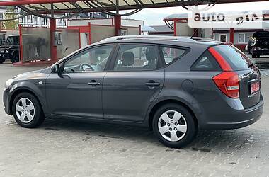 Универсал Kia Ceed 2010 в Луцке