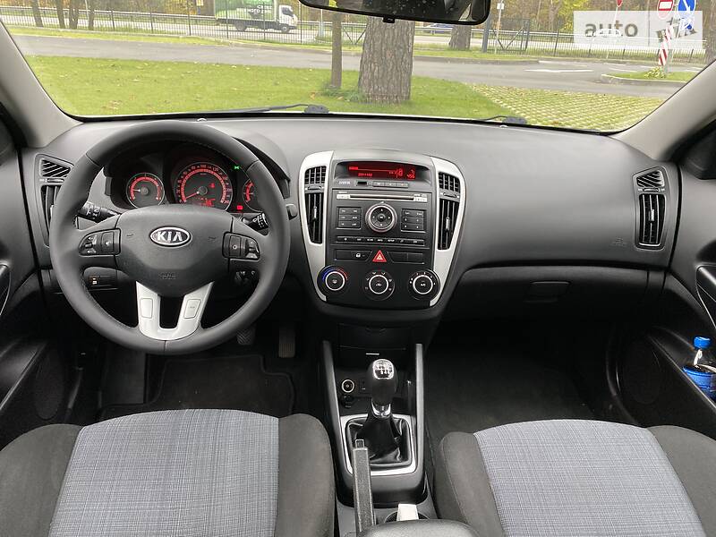 Універсал Kia Ceed 2010 в Бучі