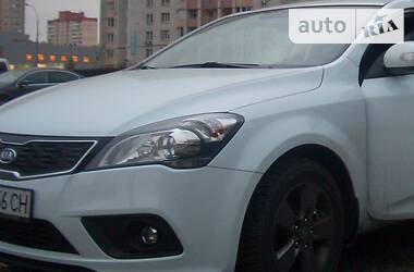 Хэтчбек Kia Ceed 2011 в Киеве