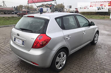 Хэтчбек Kia Ceed 2009 в Львове