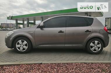 Хэтчбек Kia Ceed 2008 в Мукачево