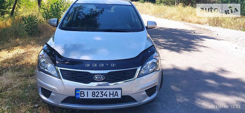 Хэтчбек Kia Ceed 2010 в Кременчуге