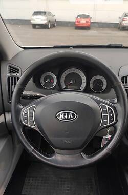 Универсал Kia Ceed 2008 в Дубровице