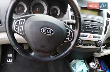 Хэтчбек Kia Ceed 2007 в Ирпене