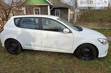 Хэтчбек Kia Ceed 2010 в Виннице