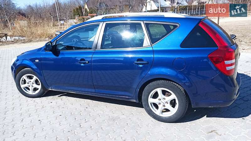 Универсал Kia Ceed 2008 в Стебнику