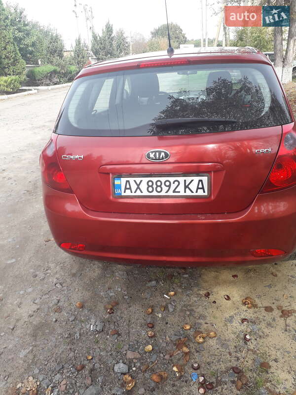 Хэтчбек Kia Ceed 2008 в Тростянце