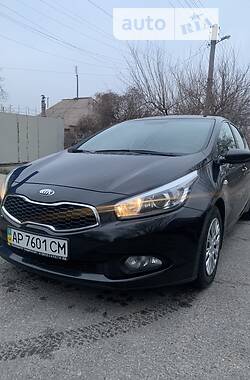 Хэтчбек Kia Ceed 2013 в Запорожье