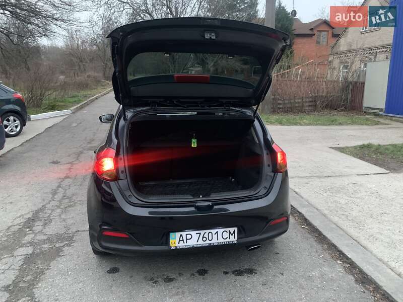 Хетчбек Kia Ceed 2013 в Запоріжжі