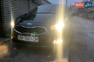 Хэтчбек Kia Ceed 2013 в Запорожье