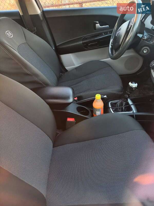 Хэтчбек Kia Ceed 2008 в Одессе