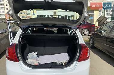 Хетчбек Kia Ceed 2010 в Чернівцях