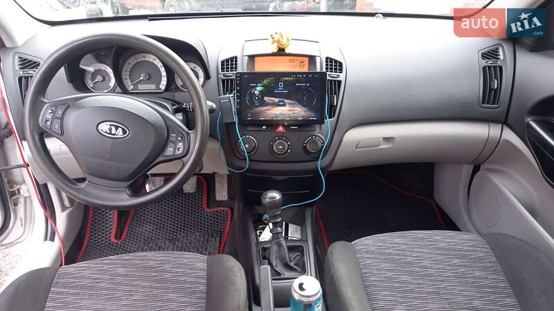 Хэтчбек Kia Ceed 2007 в Борщеве
