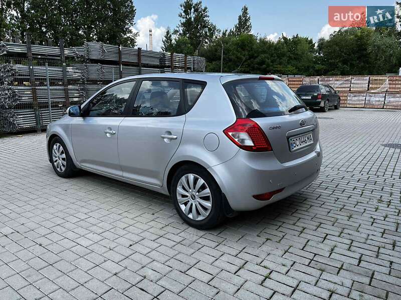 Хетчбек Kia Ceed 2009 в Львові