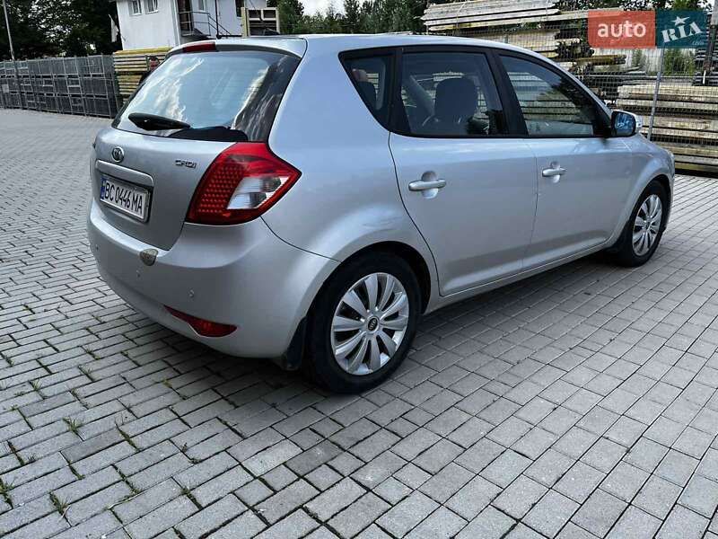 Хетчбек Kia Ceed 2009 в Львові