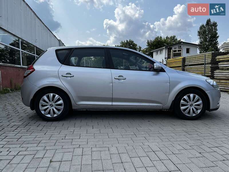 Хетчбек Kia Ceed 2009 в Львові