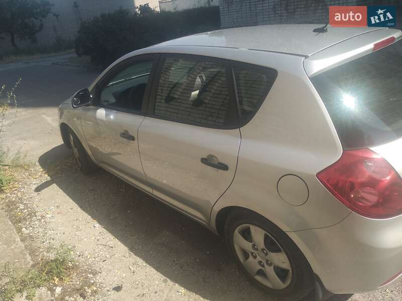 Хэтчбек Kia Ceed 2008 в Днепре фото 4 Хэтчбек Kia Ceed 2008 в Днепре