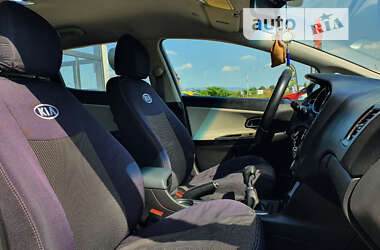 Хетчбек Kia Ceed 2015 в 