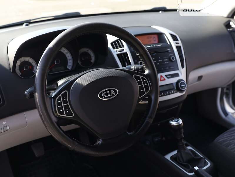 Хетчбек Kia Ceed 2008 в Києві