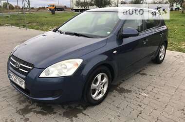 Хетчбек Kia Ceed 2008 в Радехові