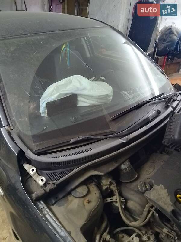 Хэтчбек Kia Ceed 2011 в Киеве