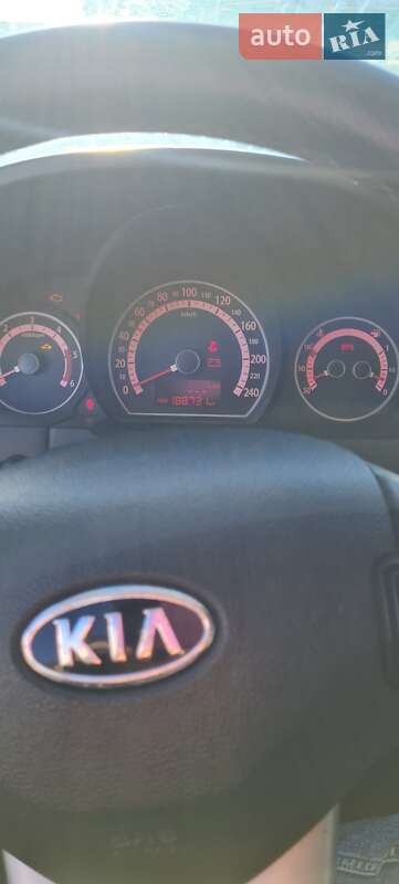 Универсал Kia Ceed 2011 в Нововолынске