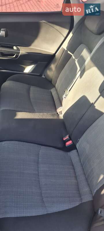 Универсал Kia Ceed 2011 в Нововолынске