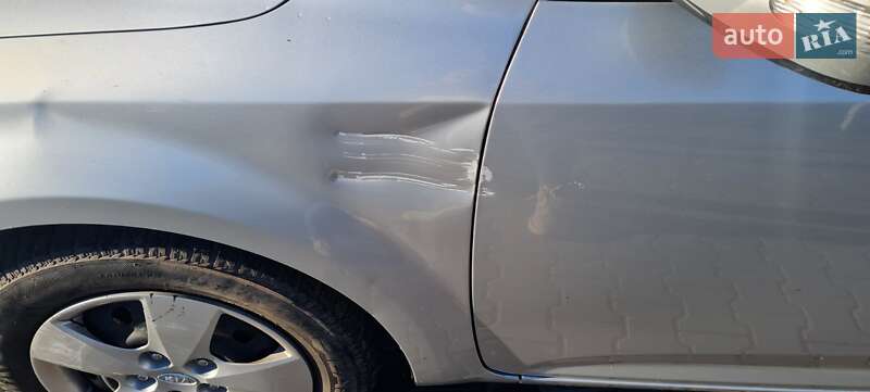 Универсал Kia Ceed 2011 в Нововолынске