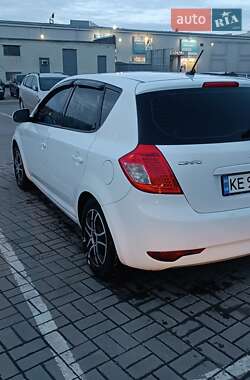 Хэтчбек Kia Ceed 2010 в Павлограде