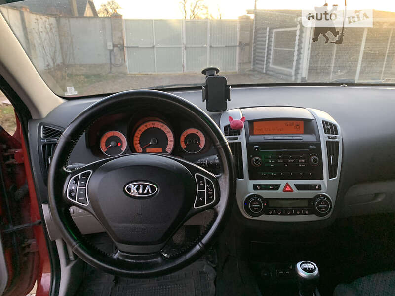 Универсал Kia Ceed 2008 в Самборе