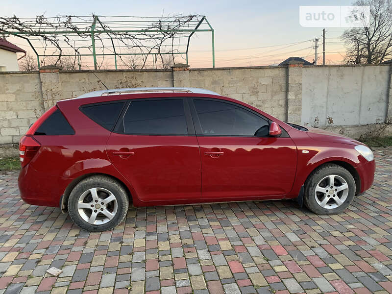 Универсал Kia Ceed 2008 в Самборе