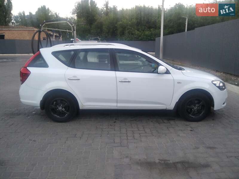 Универсал Kia Ceed 2010 в Николаеве