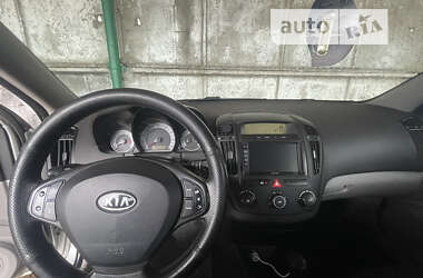 Хэтчбек Kia Ceed 2007 в Киеве