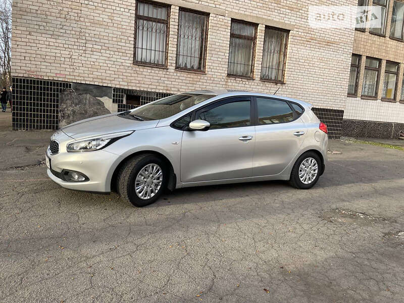 Хетчбек Kia Ceed 2013 в Кривому Розі