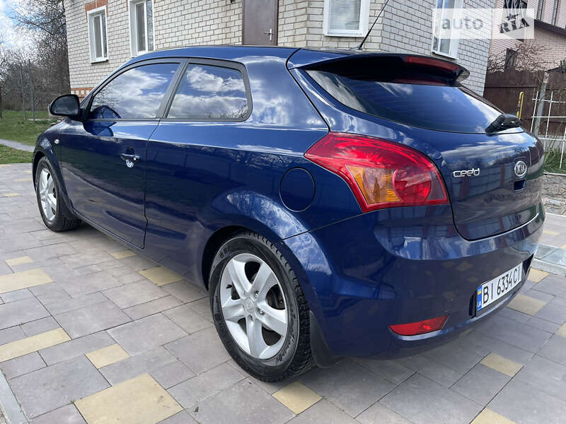 Хэтчбек Kia Ceed 2008 в Полтаве