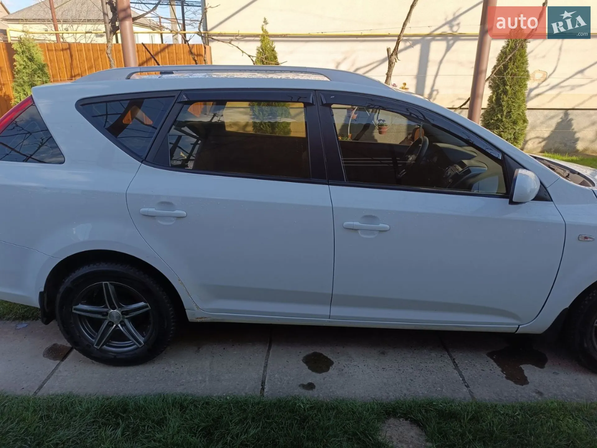 2011 Kia Cee'd - фото 1