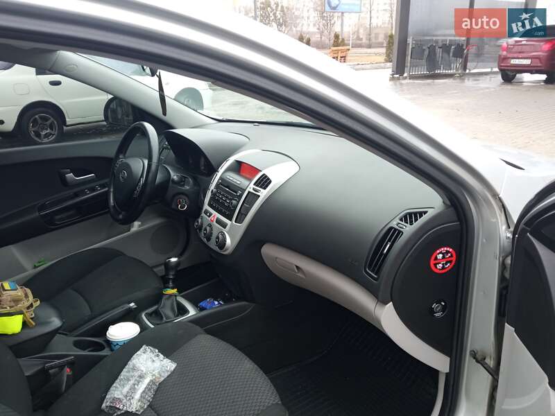 Хэтчбек Kia Ceed 2007 в Жидачове