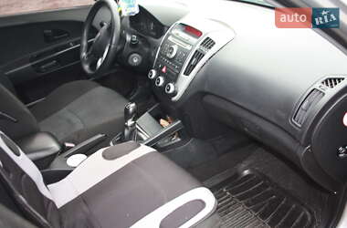 Хетчбек Kia Ceed 2010 в Білопіллі