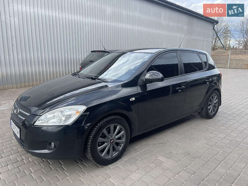 Хетчбек Kia Ceed 2007 в Кривому Розі фото 2 Хетчбек Kia Ceed 2007 в Кривому Розі