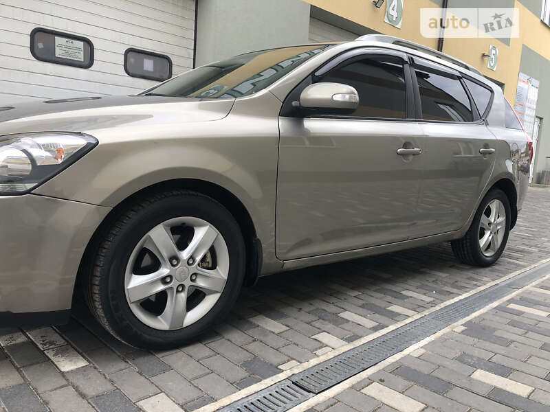 Універсал Kia Ceed 2011 в Тульчині