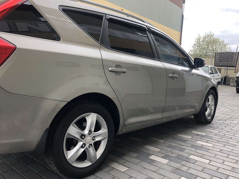 Універсал Kia Ceed 2011 в Тульчині