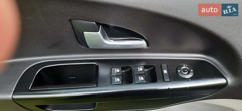 Хэтчбек Kia Ceed 2007 в Ковеле