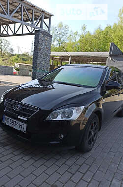 Хэтчбек Kia Ceed 2008 в Тячеве