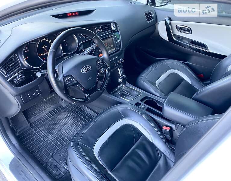 Хэтчбек Kia Ceed 2012 в Киеве