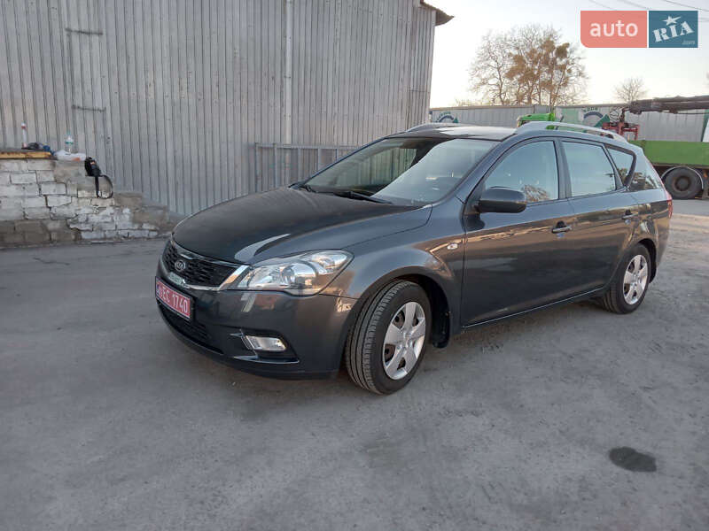 Универсал Kia Ceed 2011 в Звягеле