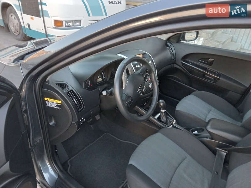 Универсал Kia Ceed 2011 в Звягеле