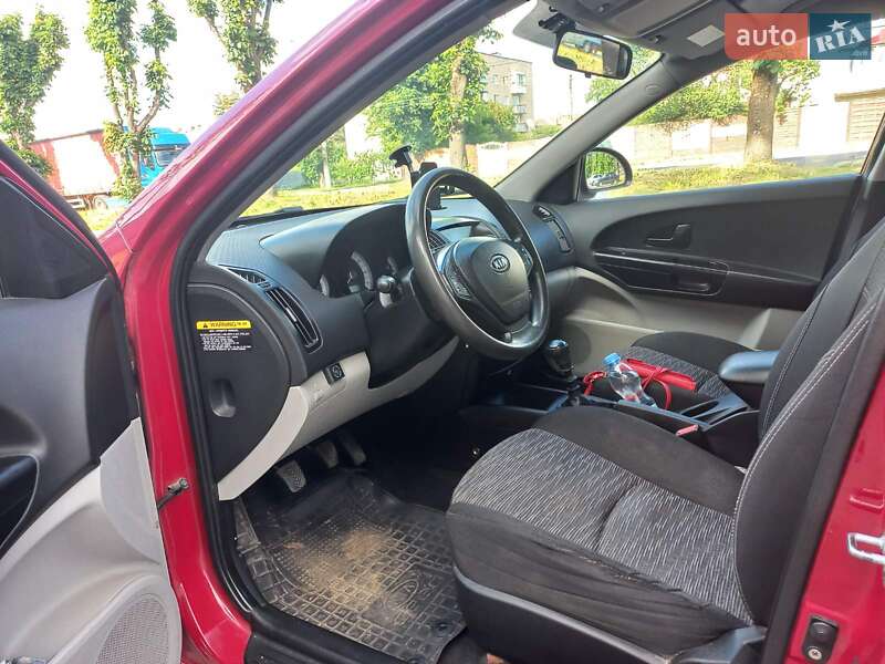 Хэтчбек Kia Ceed 2009 в Тернополе