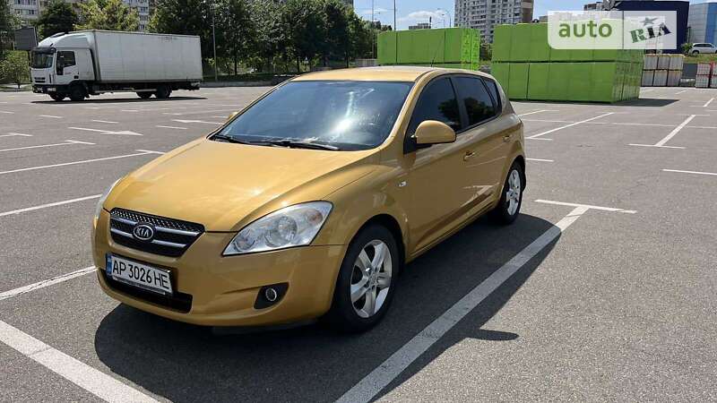 Хэтчбек Kia Ceed 2007 в 
