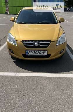 Хэтчбек Kia Ceed 2007 в 