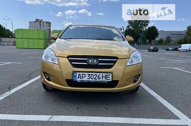 Хэтчбек Kia Ceed 2007 в 